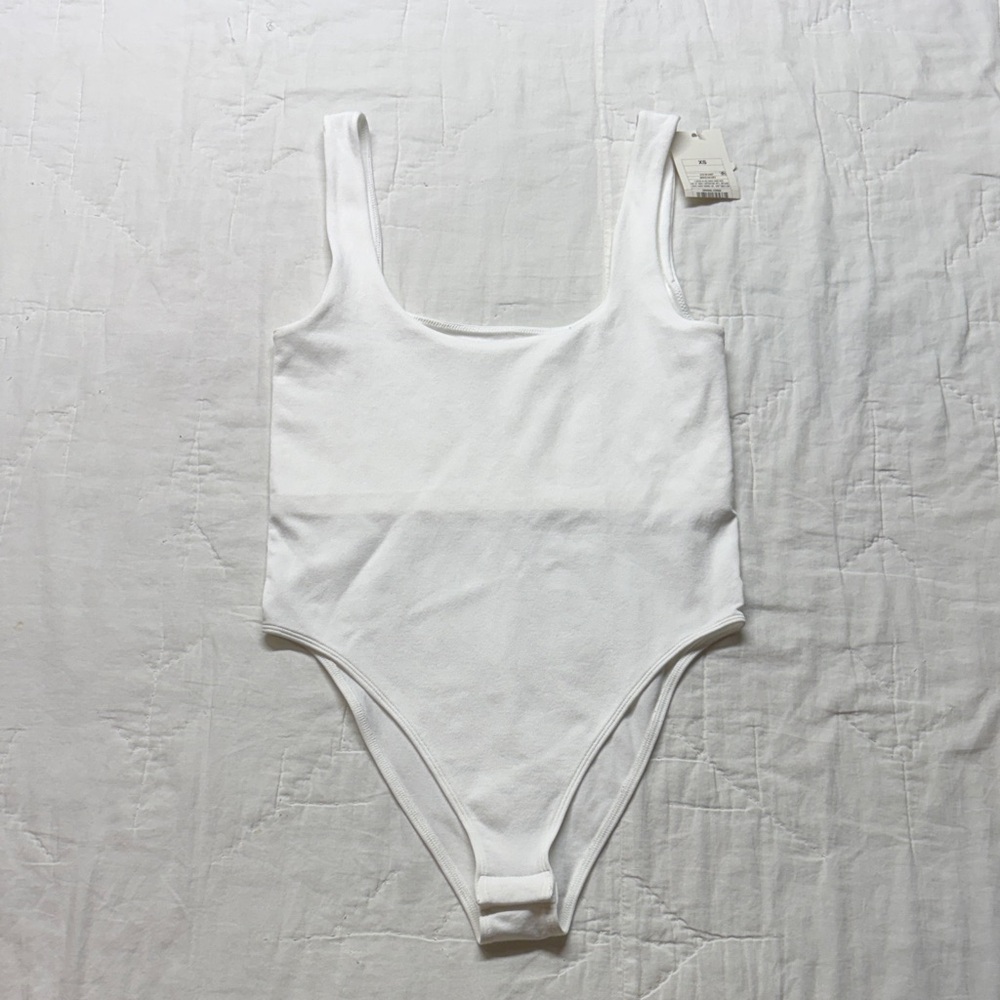 NWT Seamless Balletcore‎ Bodycon FeatherSoft White Square-Neck Tank Bodysuit